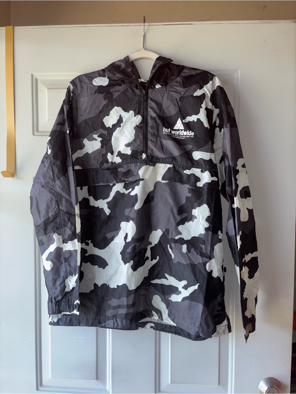 HUF Worldwide camo windbreaker size S